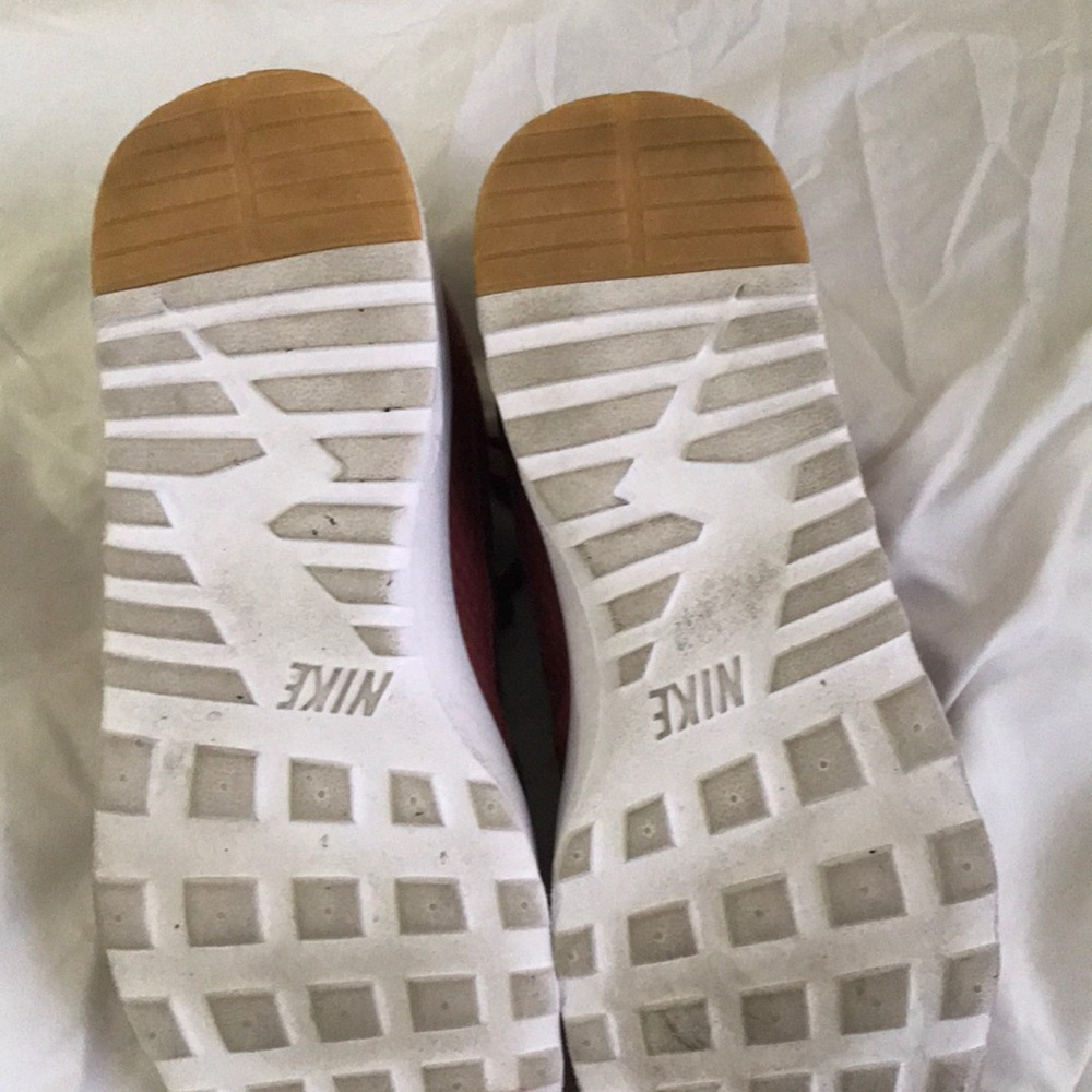 Nike Thea Sneakers - Picture 2 of 3